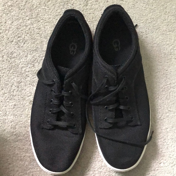 Men Ugg Sneakers size 11 - Picture 2 of 4